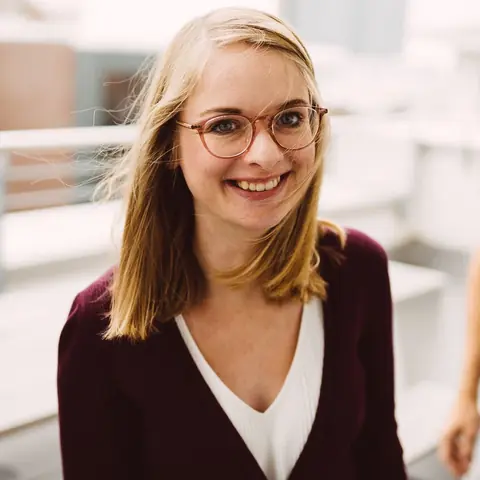 Portrait of Dr. Marisa Mohr