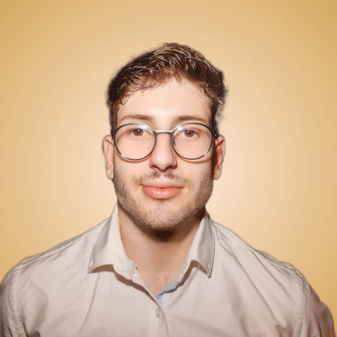 Portrait of Chris Aivazidis