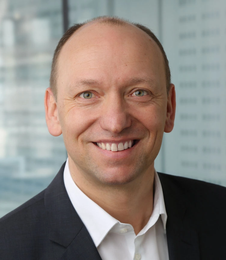Portrait of Dirk Jung